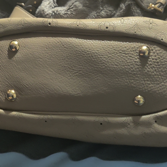 Louis Vuitton Mahina Perforated hobo - Picture 4 of 16